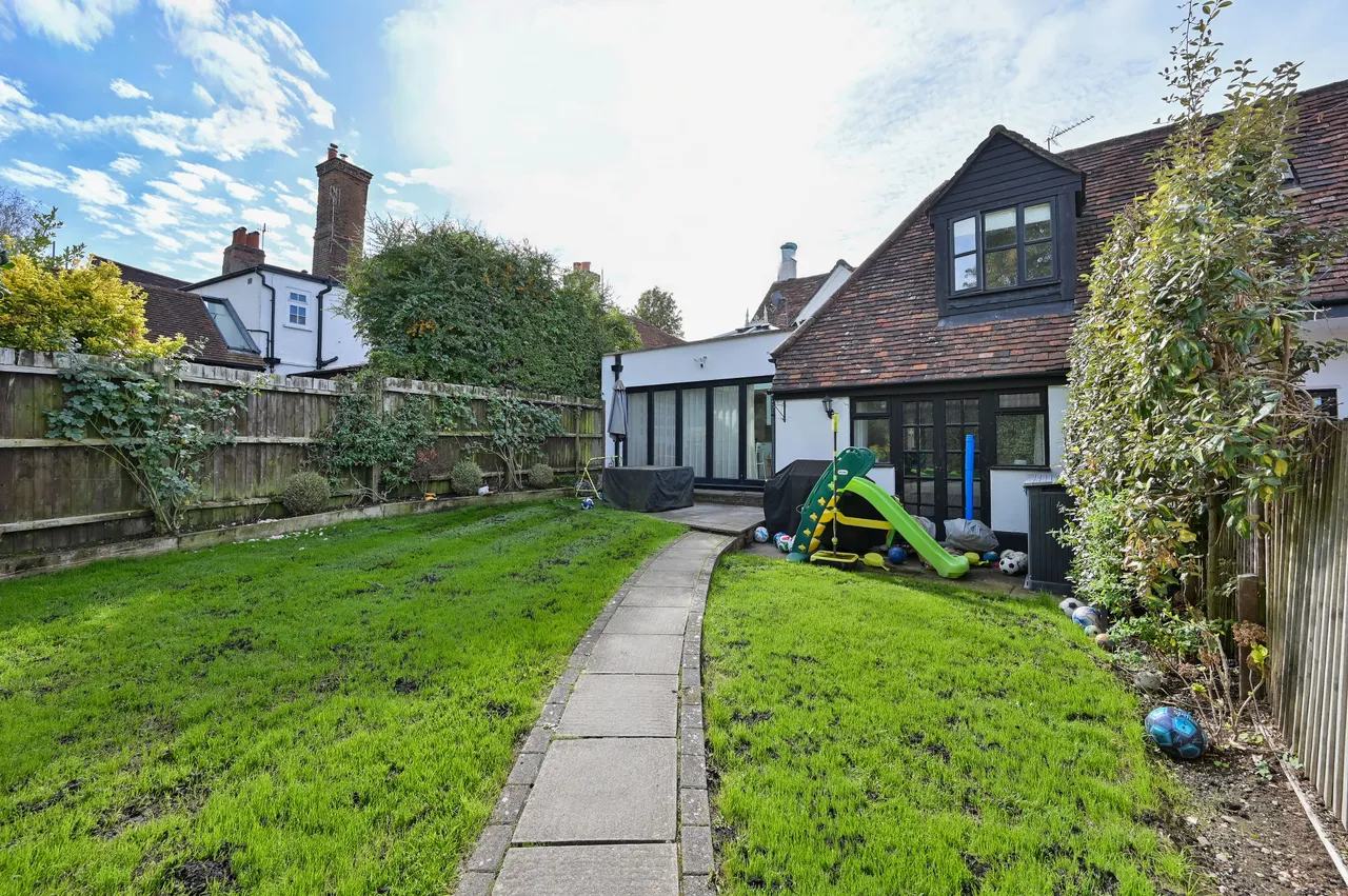 Bushey, WD23, photo 34