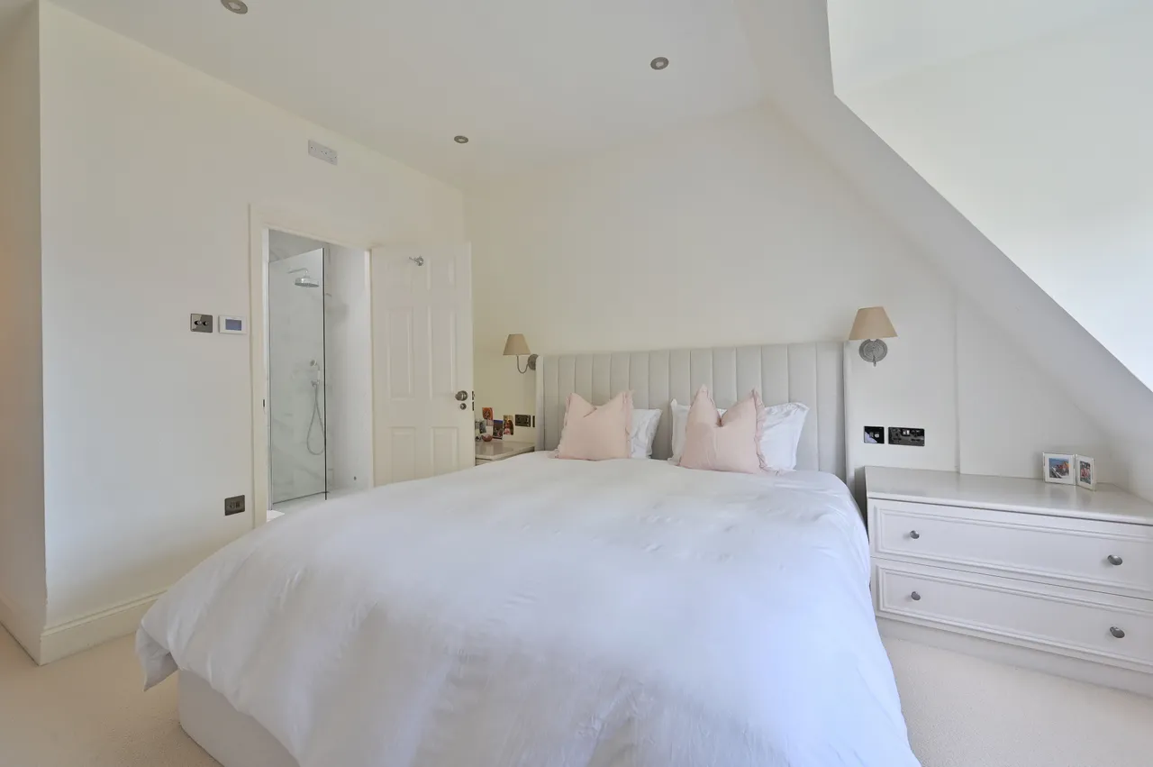 Bushey, WD23, photo 11