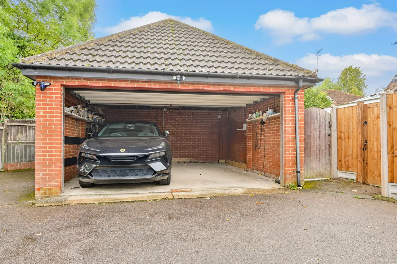 Bushey, WD23, photo 36