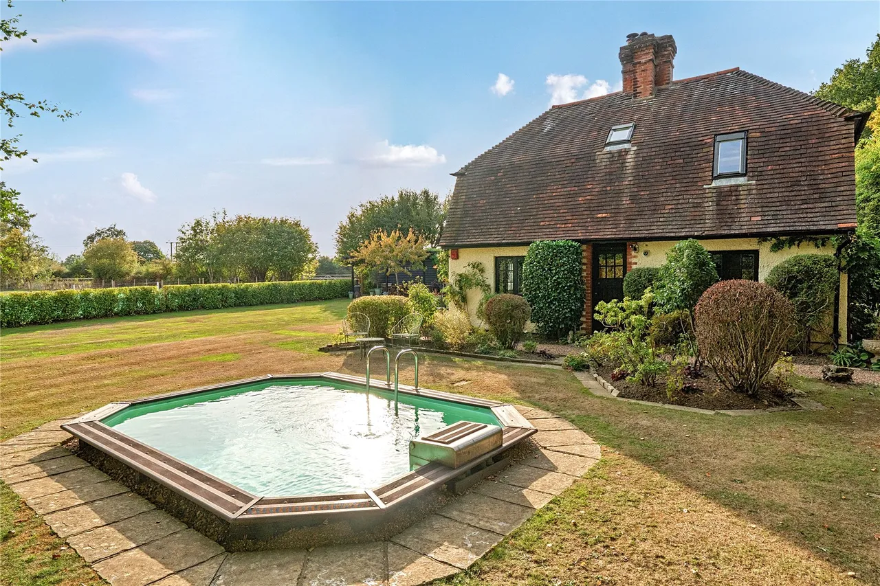 Steep Hill, Chobham, GU24, photo 28