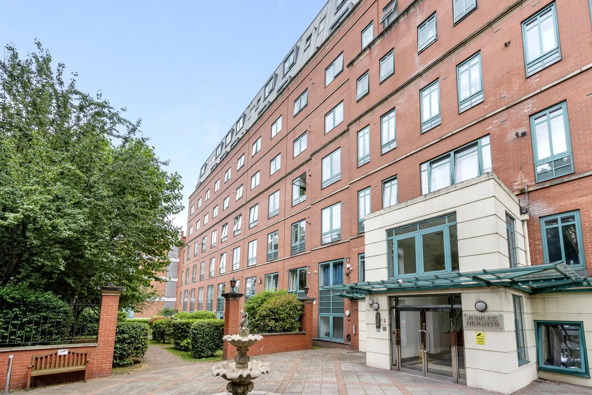 Shoot Up Hill, London, NW2, photo 10