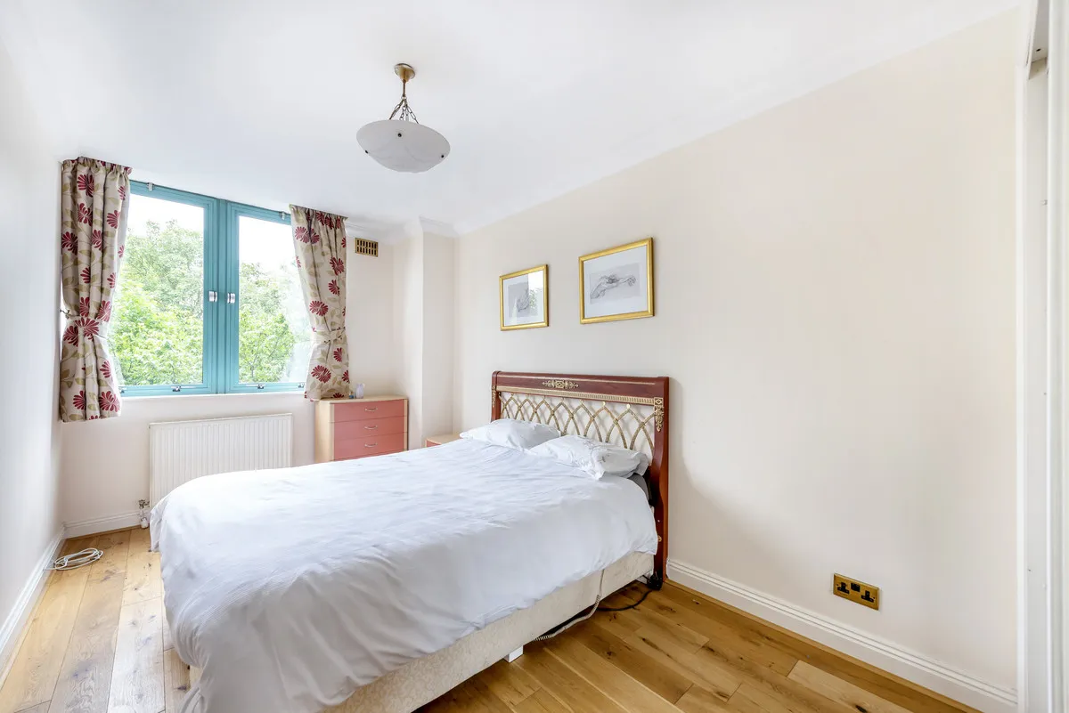 Shoot Up Hill, London, NW2, photo 7