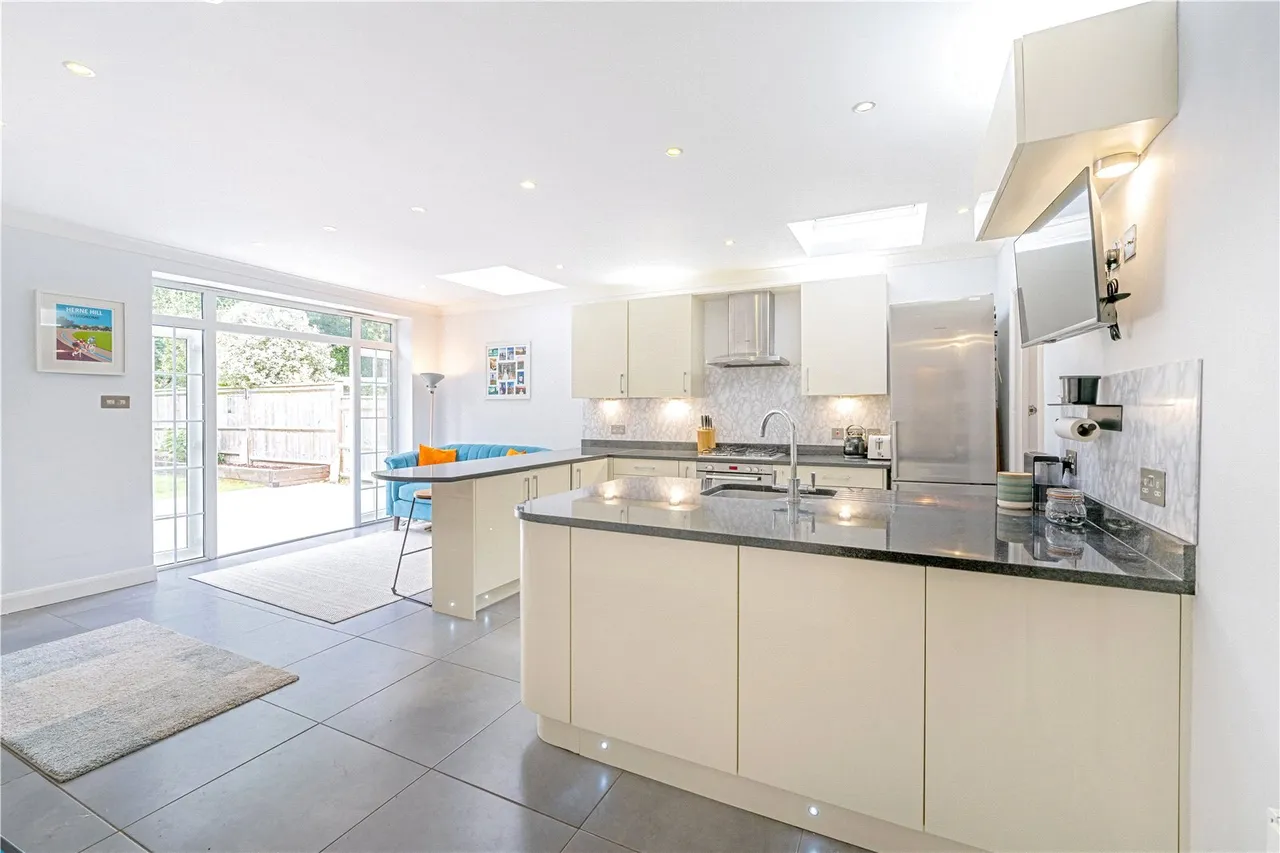 Ormond Drive, Hampton, TW12 2TN, photo 3
