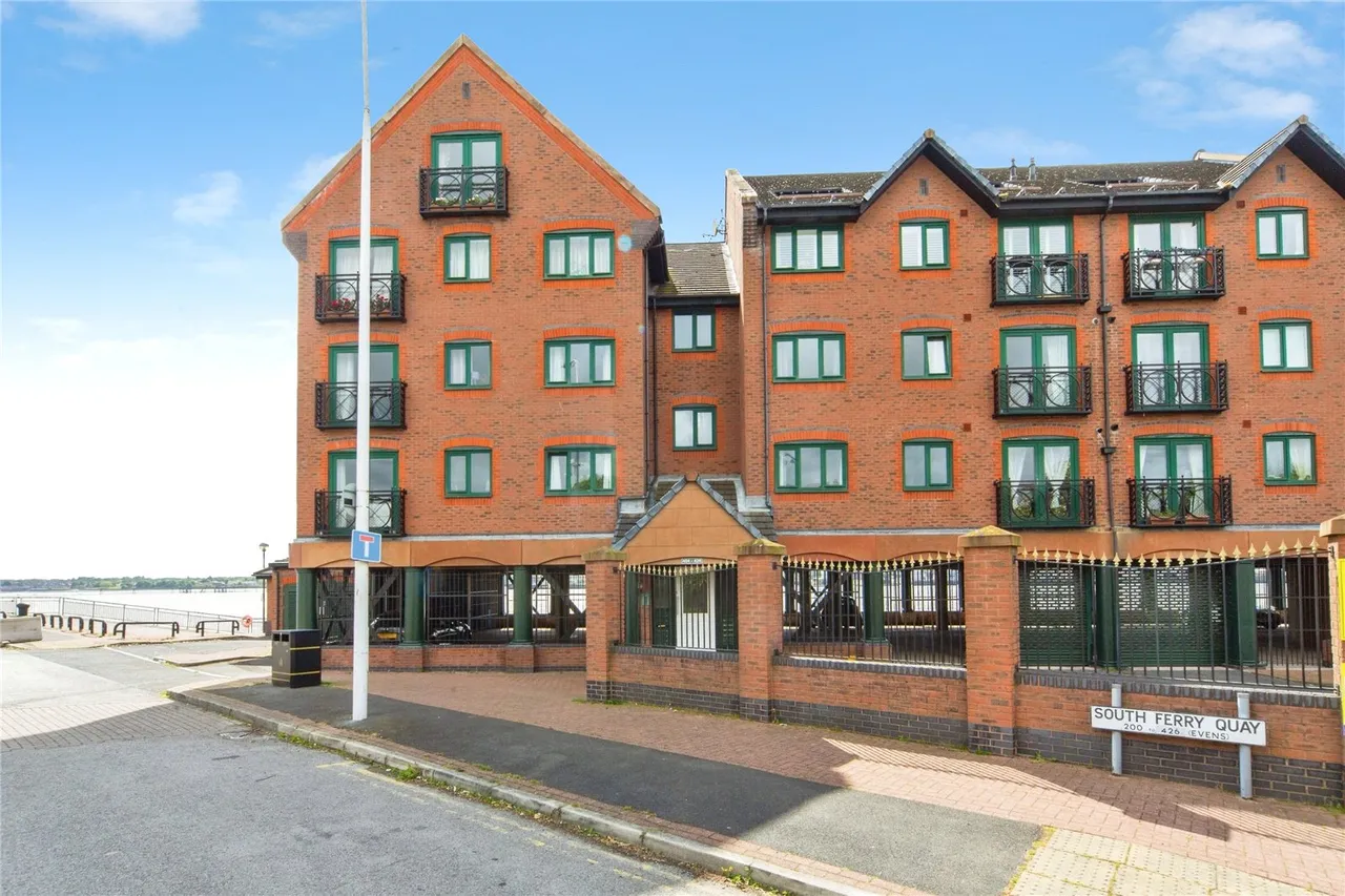 2 bed property for sale, South Ferry Quay, Liverpool, L3