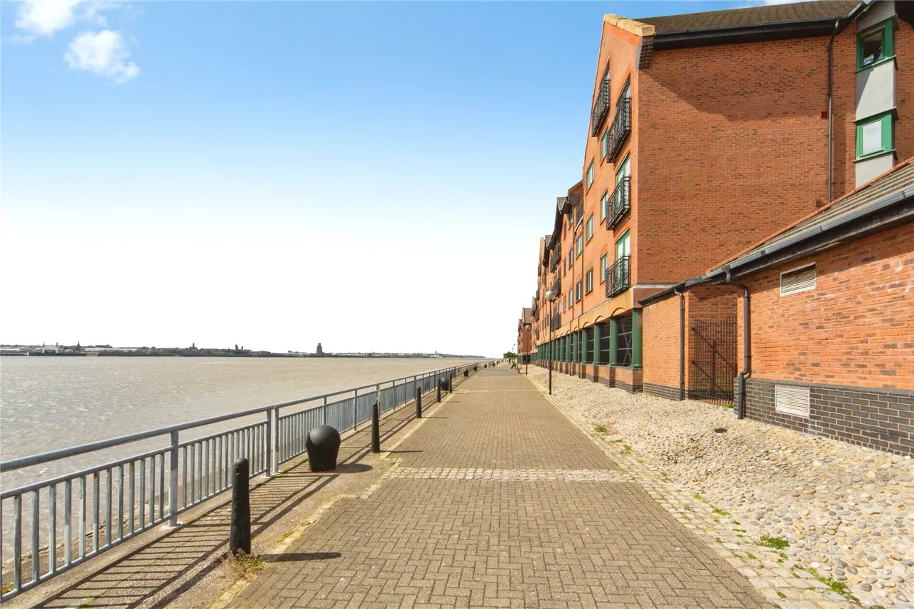 South Ferry Quay, Liverpool, L3, photo 3