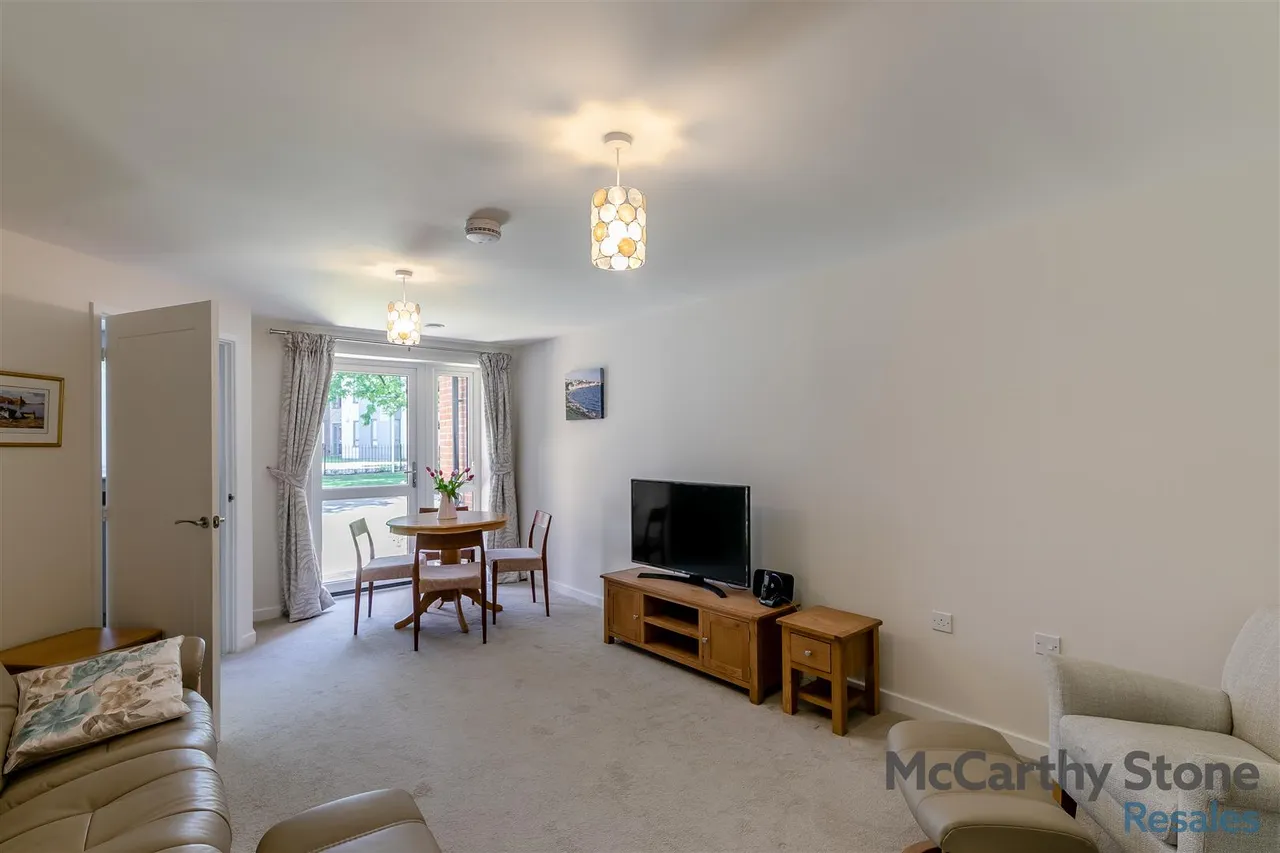 Ack Lane East, Bramhall, SK7, photo 3
