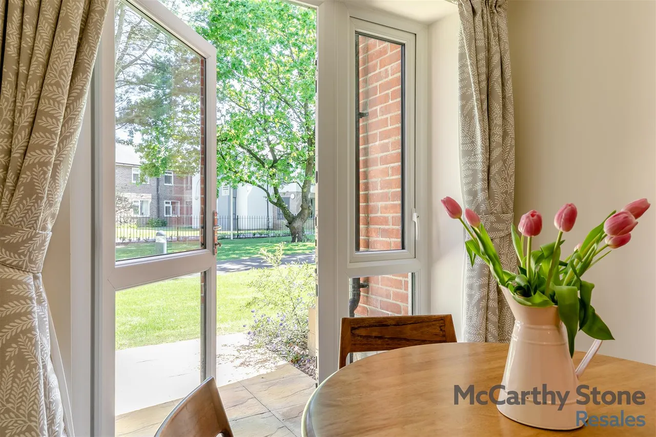2 bed flat for sale, Ack Lane East, Bramhall, SK7