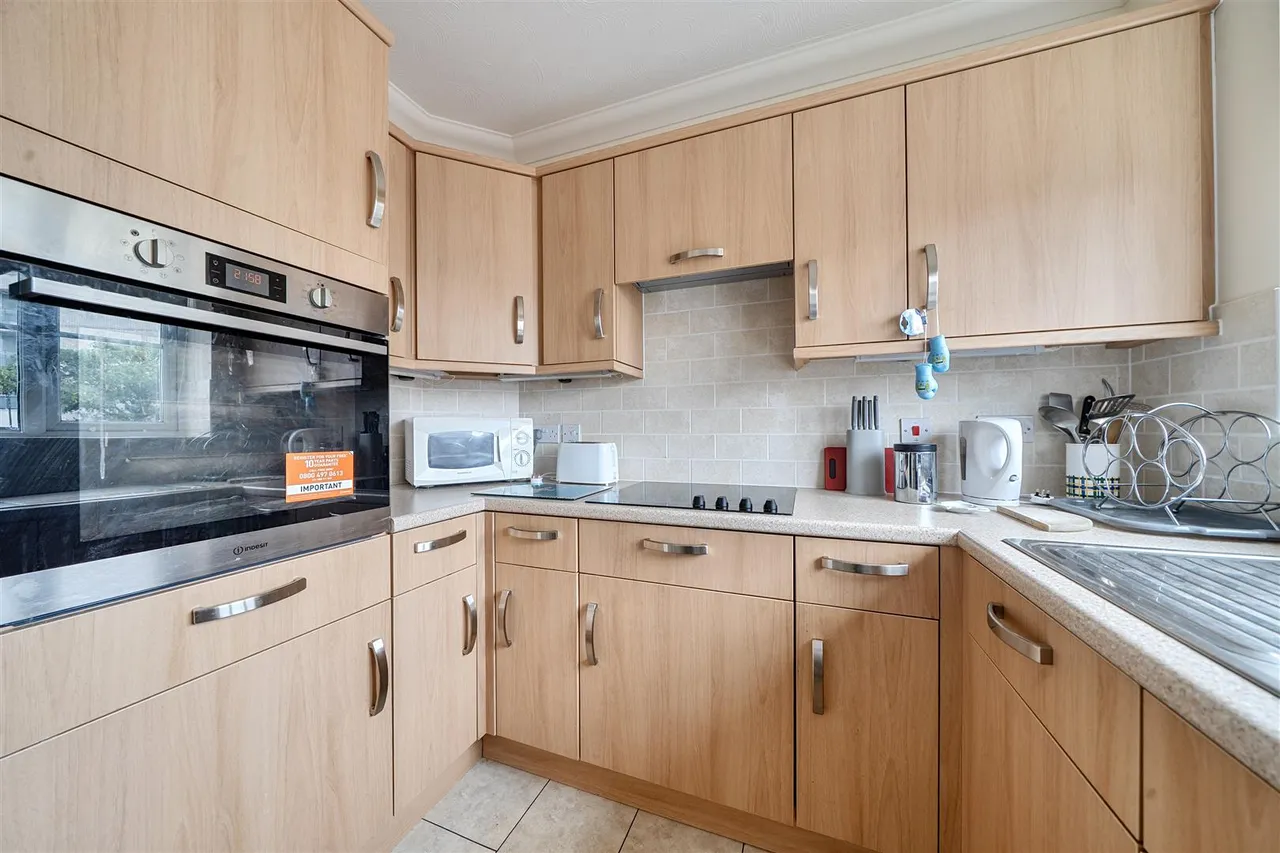 Hope Road, Sale, M33, photo 5