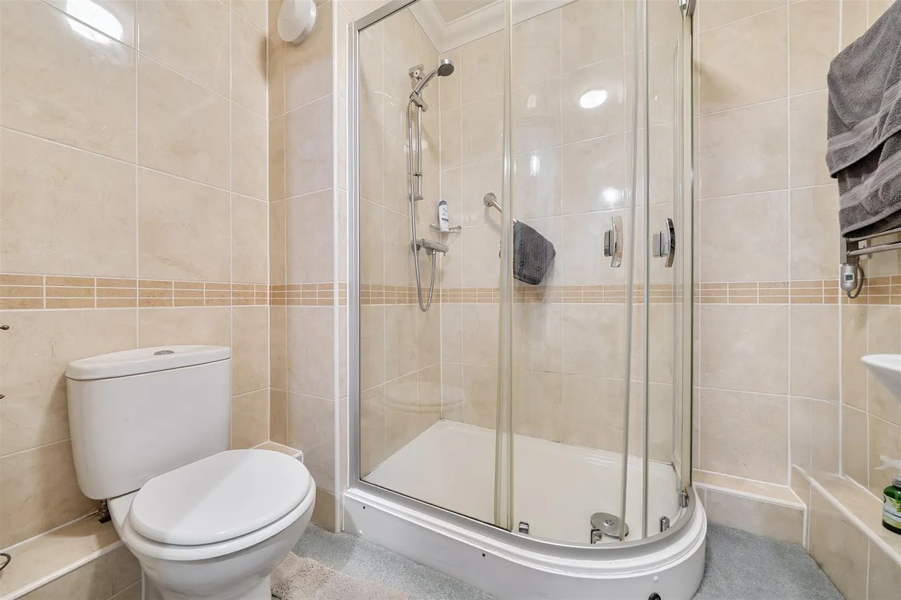 Hope Road, Sale, M33, photo 13