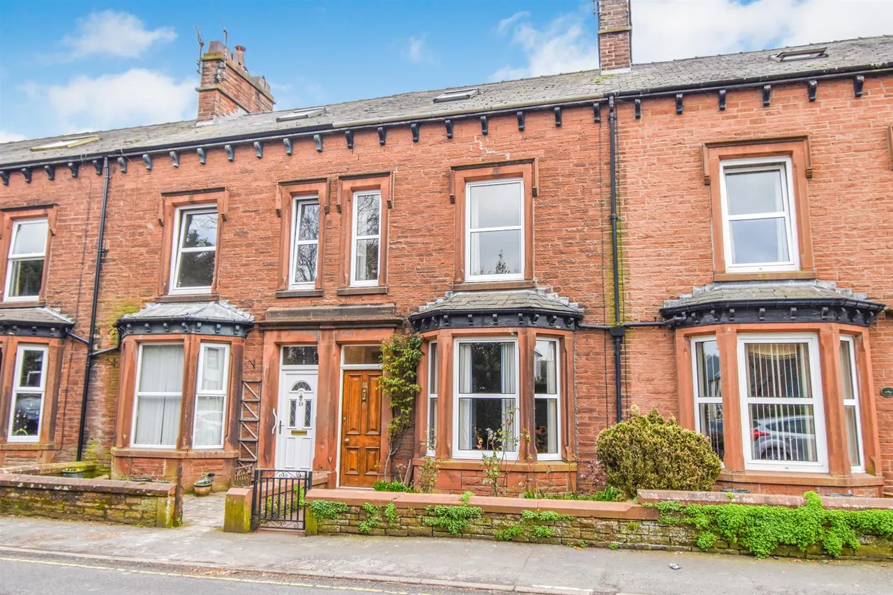 4 bed house for sale, Alexandra Road, Penrith