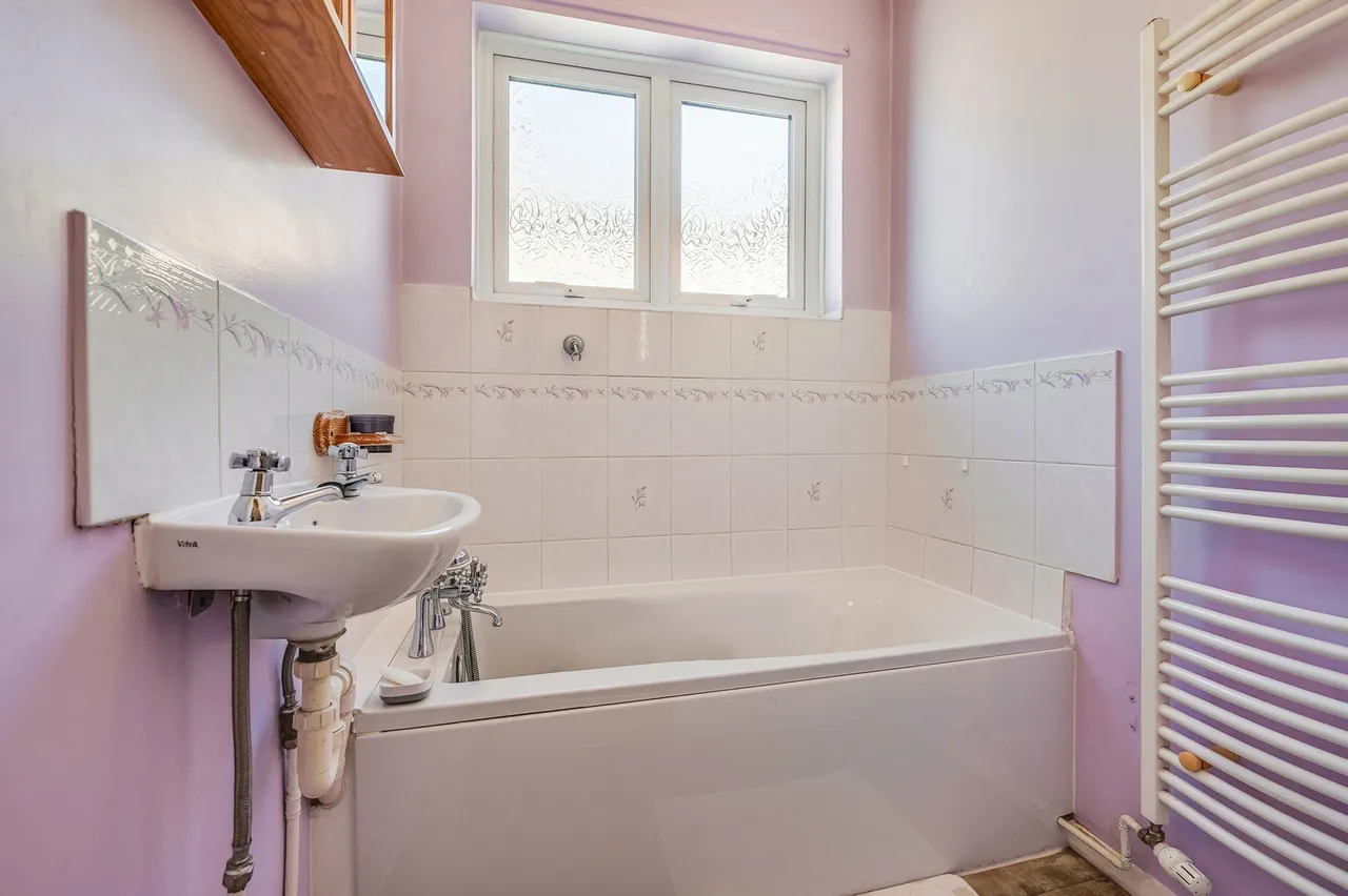 Gainsborough Crescent, Chelmsford, CM2, photo 11