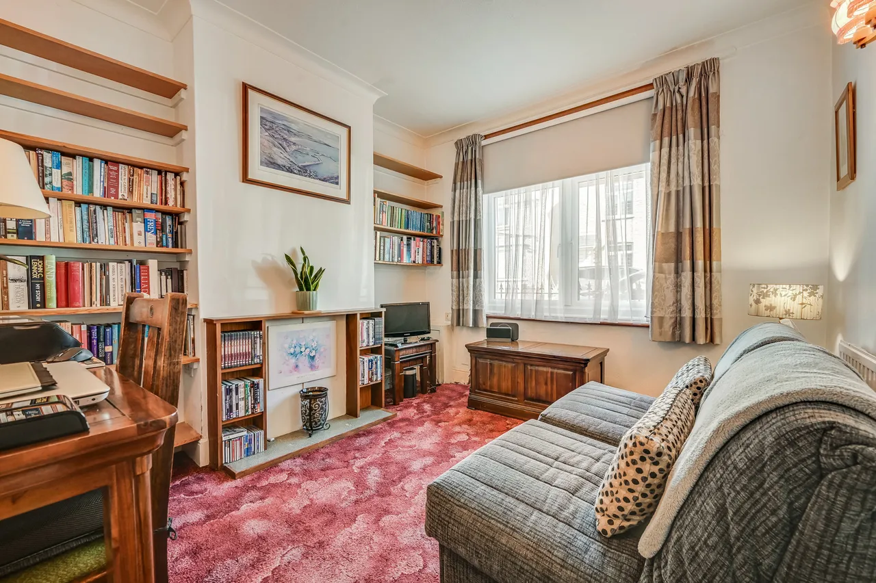 Gainsborough Crescent, Chelmsford, CM2, photo 5