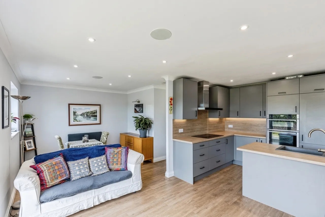 Myrtle Tree Crescent, Weston-super-Mare, BS22, photo 2