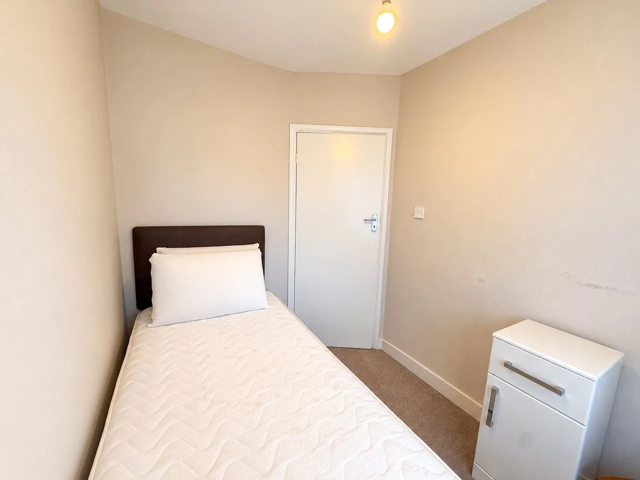 Okehampton Crescent, Welling, DA16, photo 18