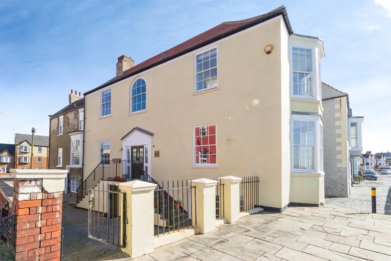 3 bed house for sale — Town Wall, Hartlepool