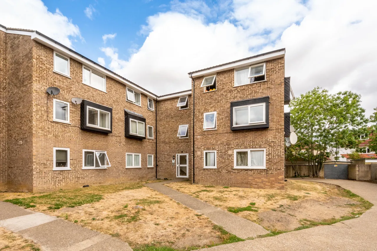 2 bed flat to rent — 28 Old Park Mews, Hounslow