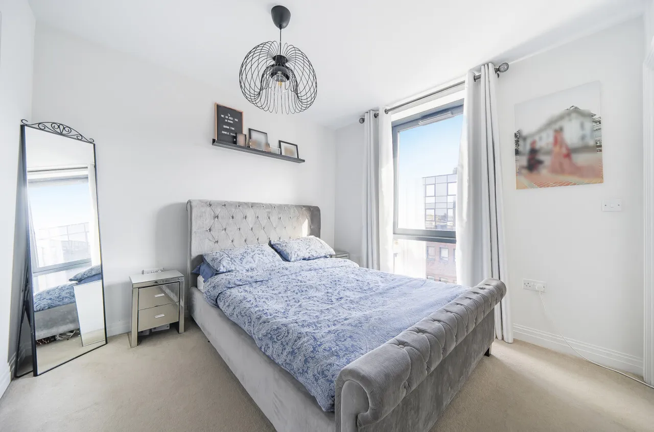 Pembroke Broadway, Camberley, Surrey, GU15 3FE, photo 5