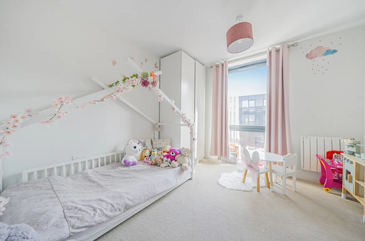 Pembroke Broadway, Camberley, Surrey, GU15 3FE, photo 7