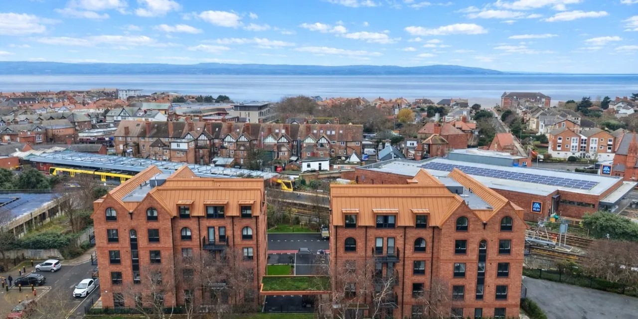 2 bed flat for sale, John Kirby Way, Wirral, CH48