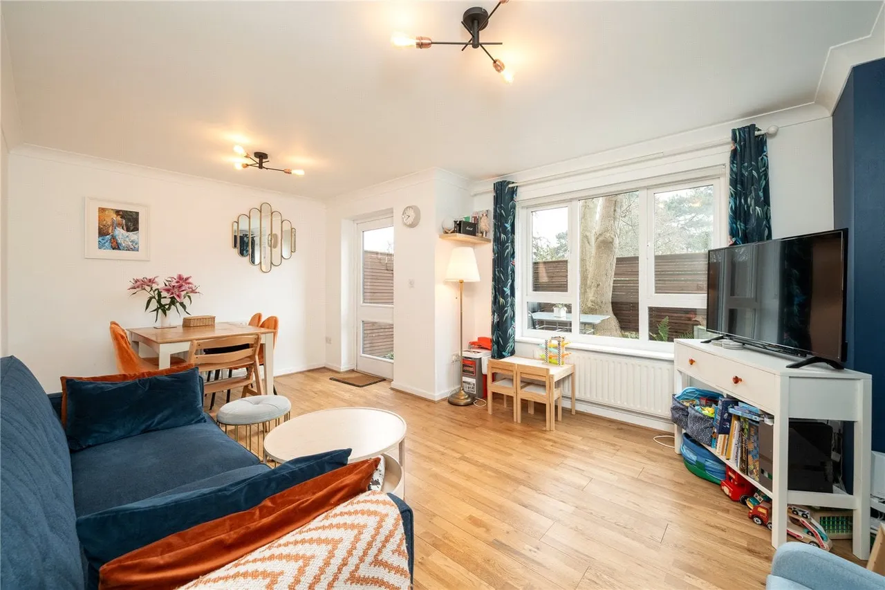 2 bed flat to rent — Cortis Road, London, SW15
