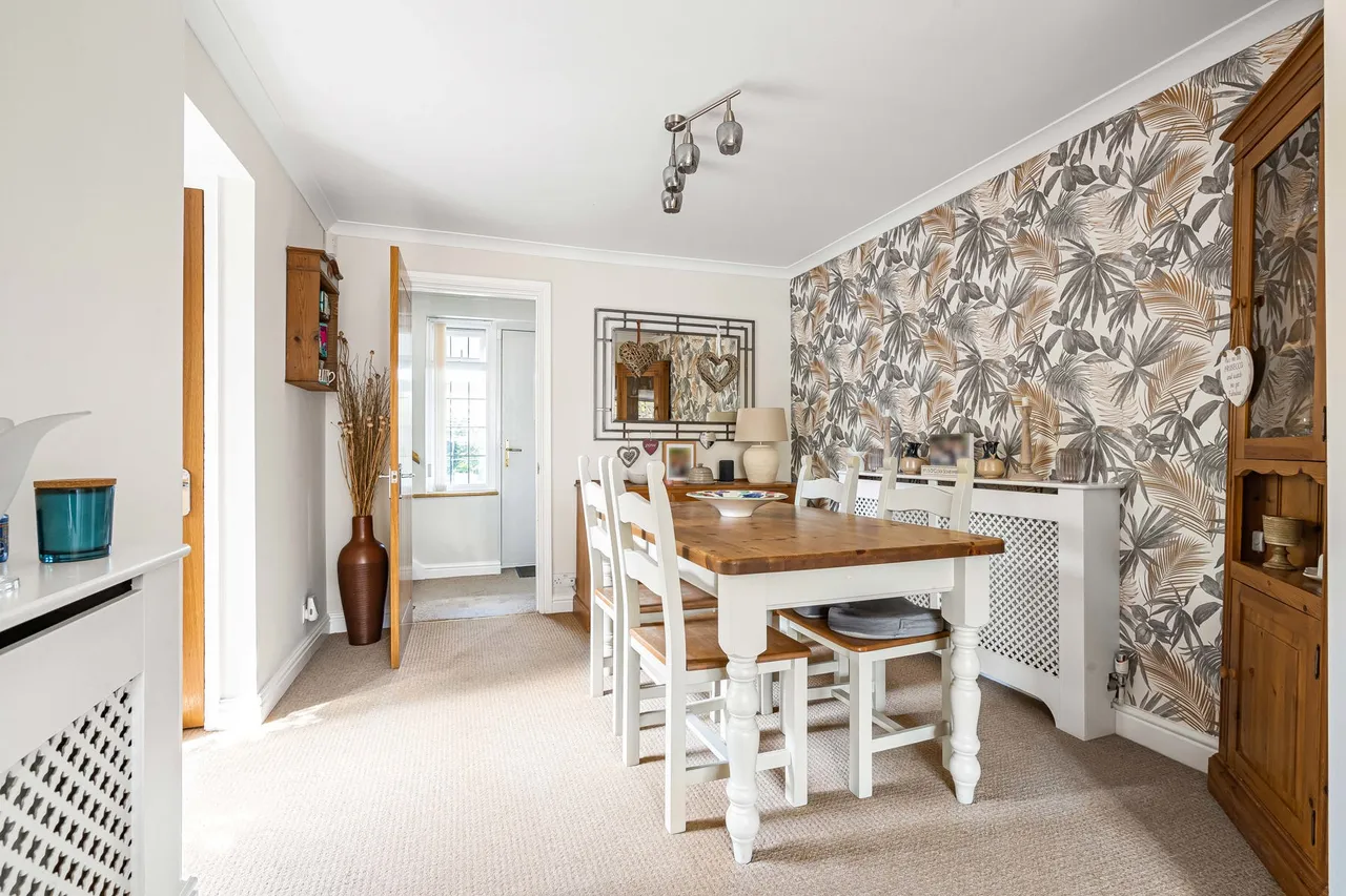 Clover Lea, Binscombe, GU7, photo 3