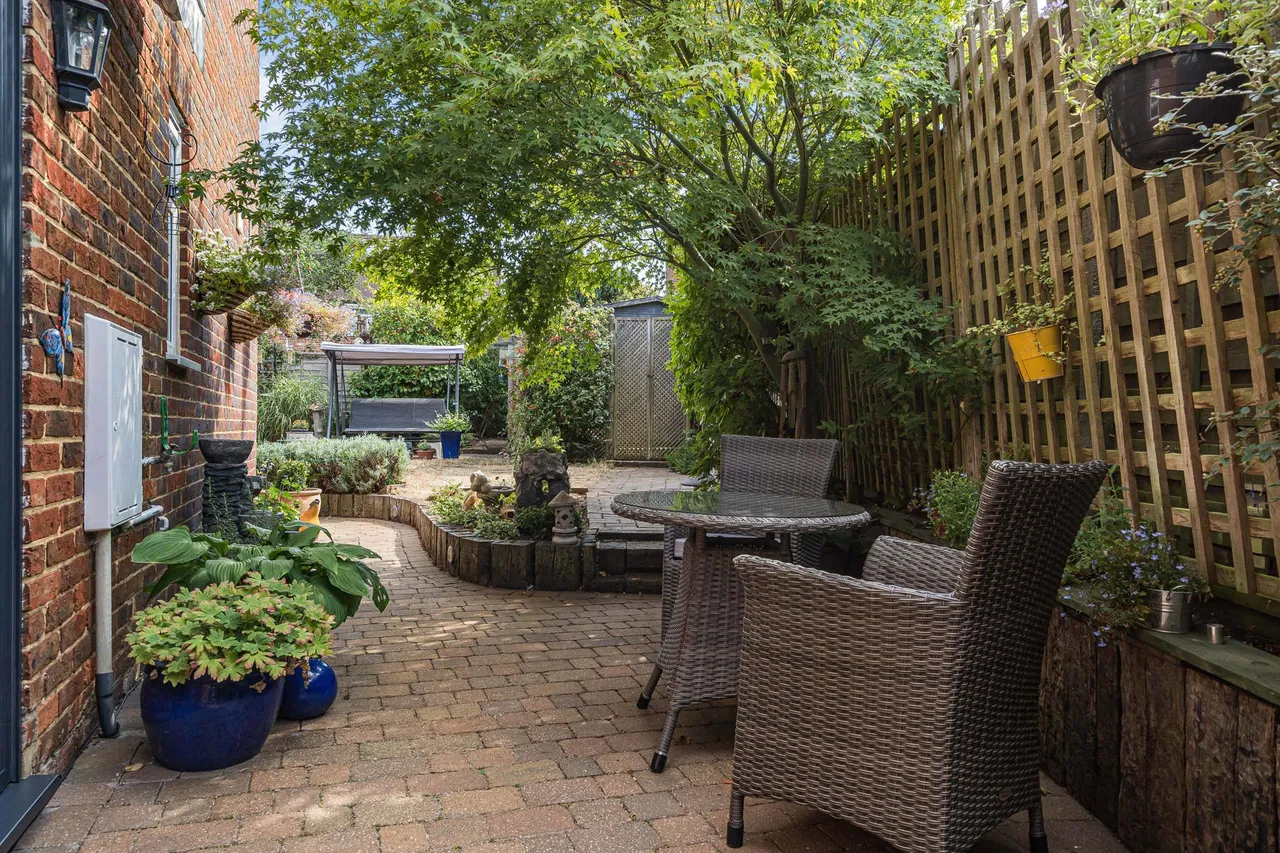 Clover Lea, Binscombe, GU7, photo 22