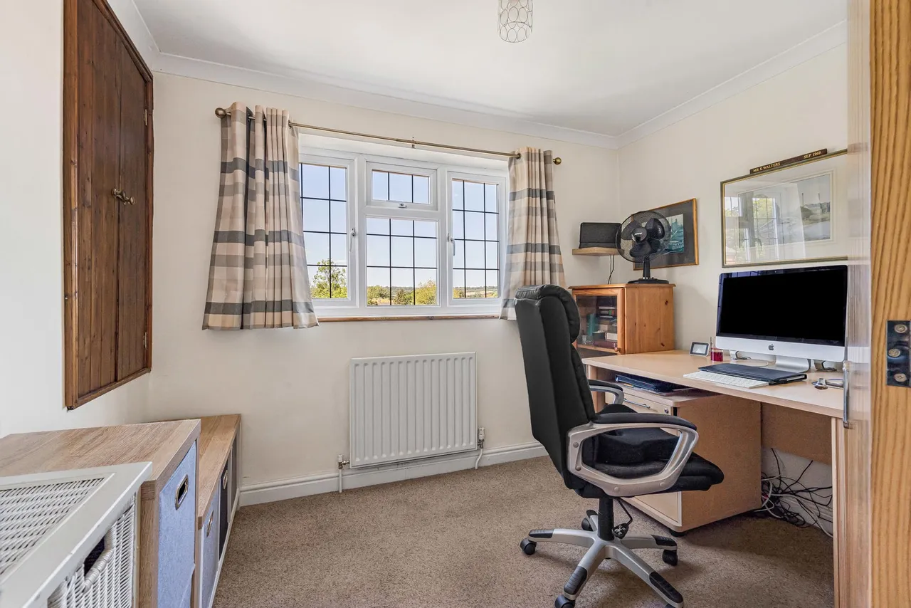 Clover Lea, Binscombe, GU7, photo 15