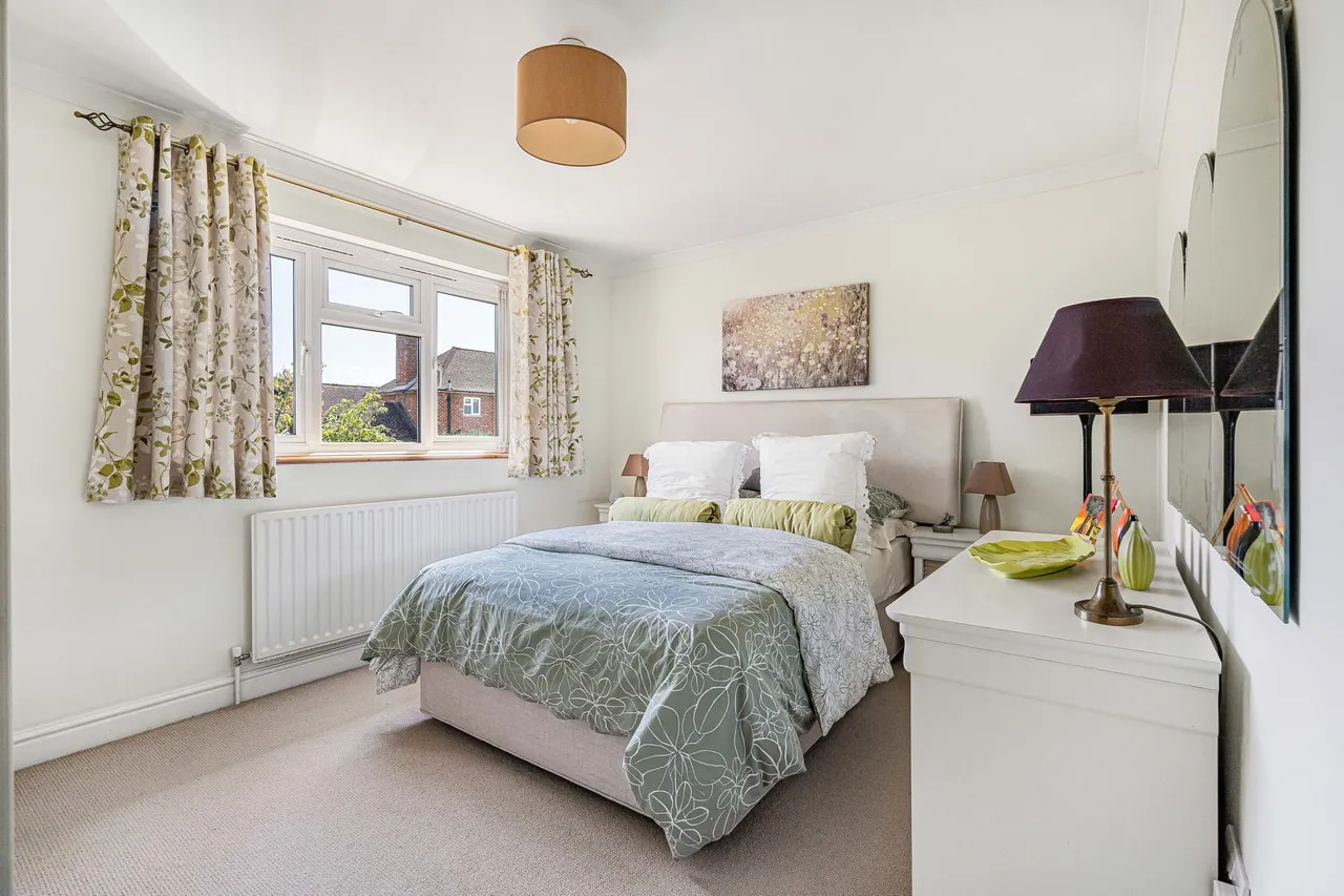 Clover Lea, Binscombe, GU7, photo 12
