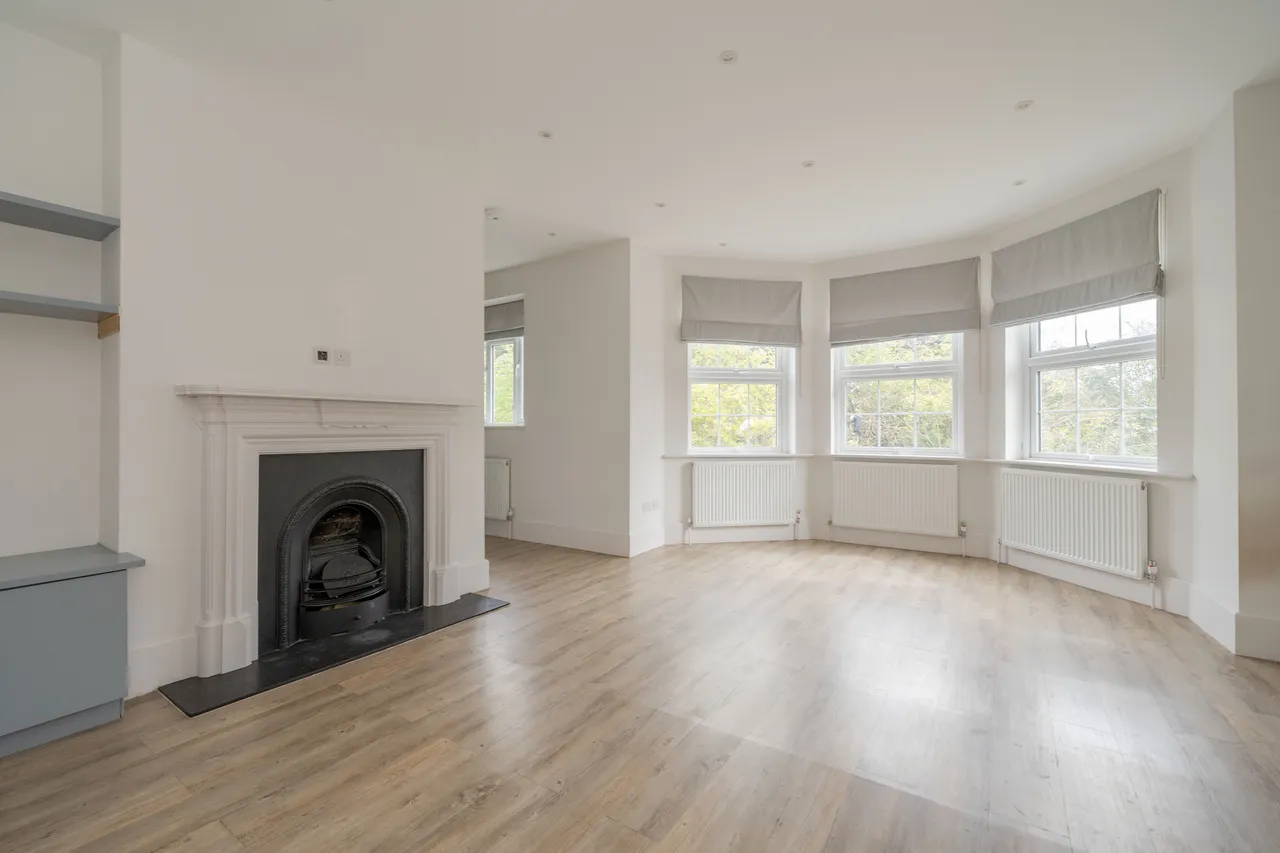 Gunnersbury Avenue, Ealing, W5, photo 2
