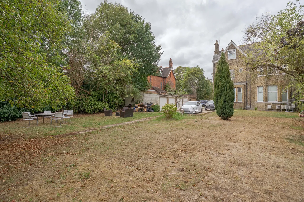Gunnersbury Avenue, Ealing, W5, photo 11