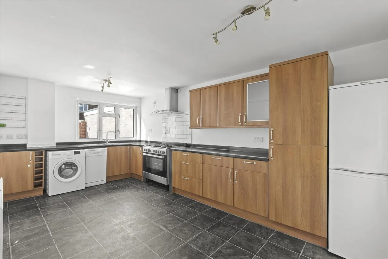 James Road Lane, End, HP14, photo 4
