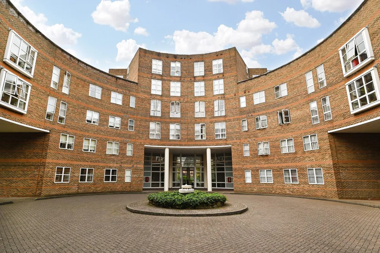 3 bed property to rent, Manbre Road, London, W6