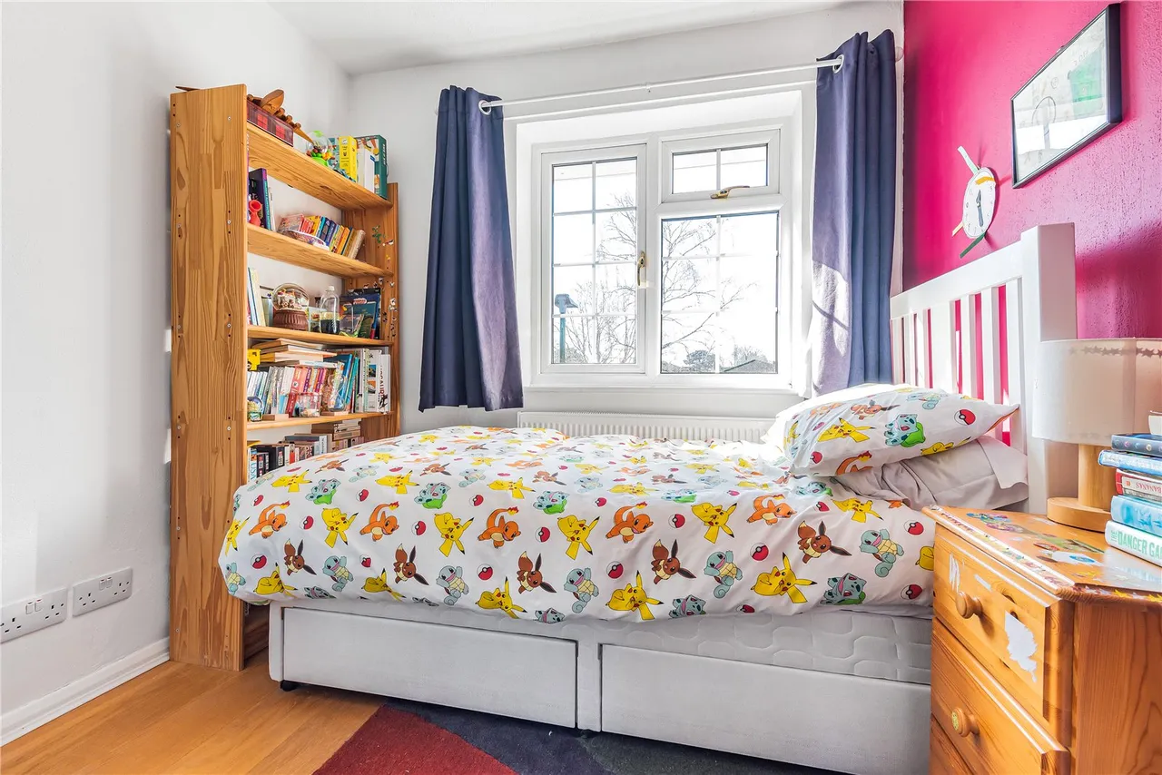 Birchwood Grove, Hampton, TW12 3DU, photo 9