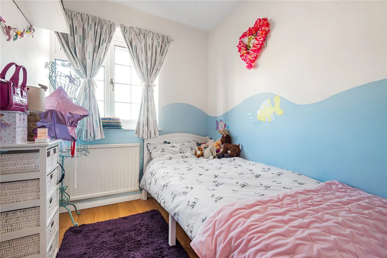 Birchwood Grove, Hampton, TW12 3DU, photo 10
