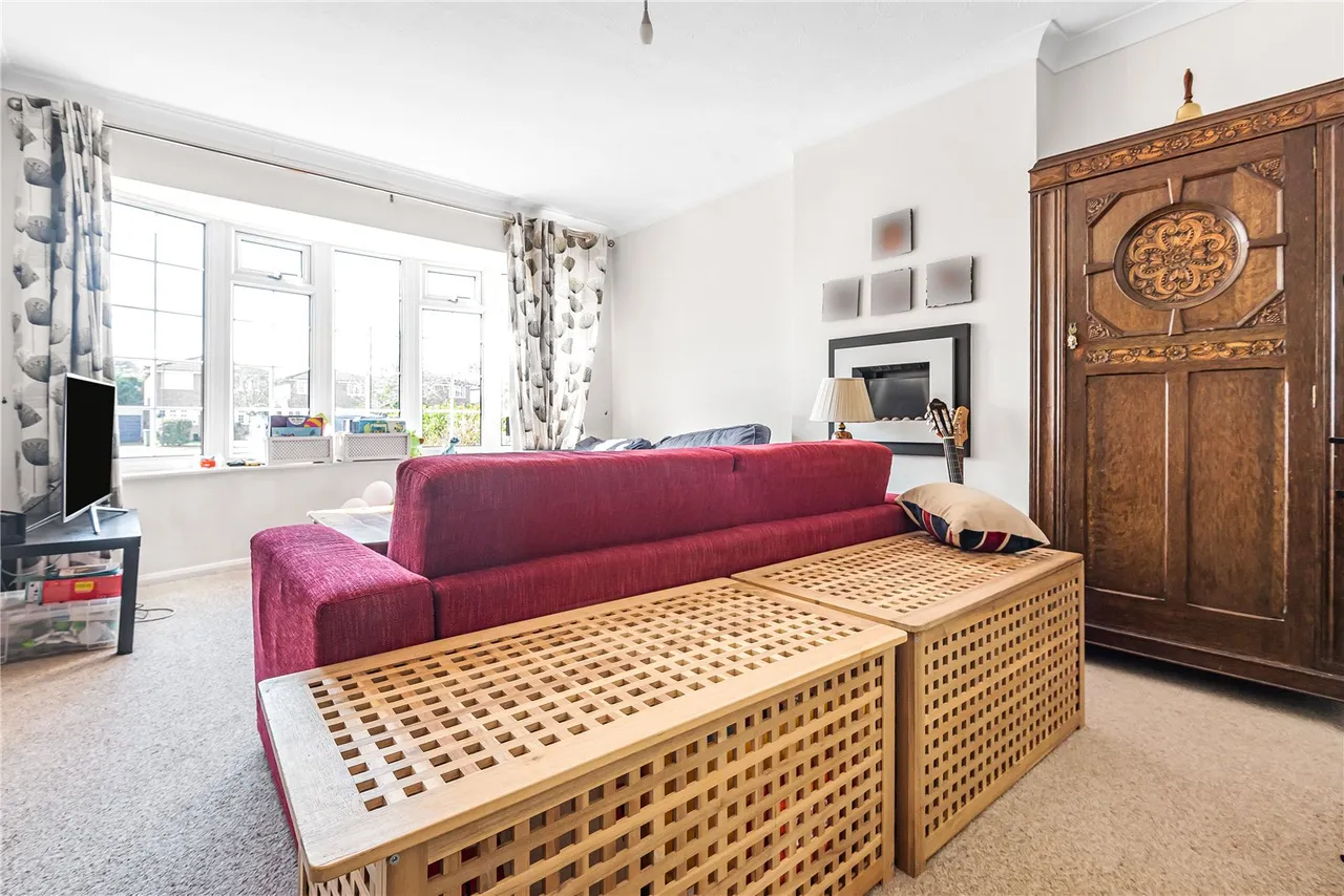 Birchwood Grove, Hampton, TW12 3DU, photo 3