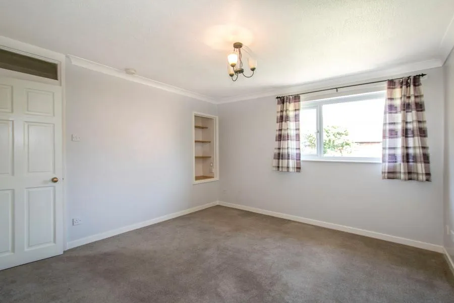 Carisbrooke Court, New Milton, BH25, photo 3