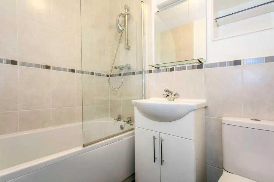 Carisbrooke Court, New Milton, BH25, photo 9