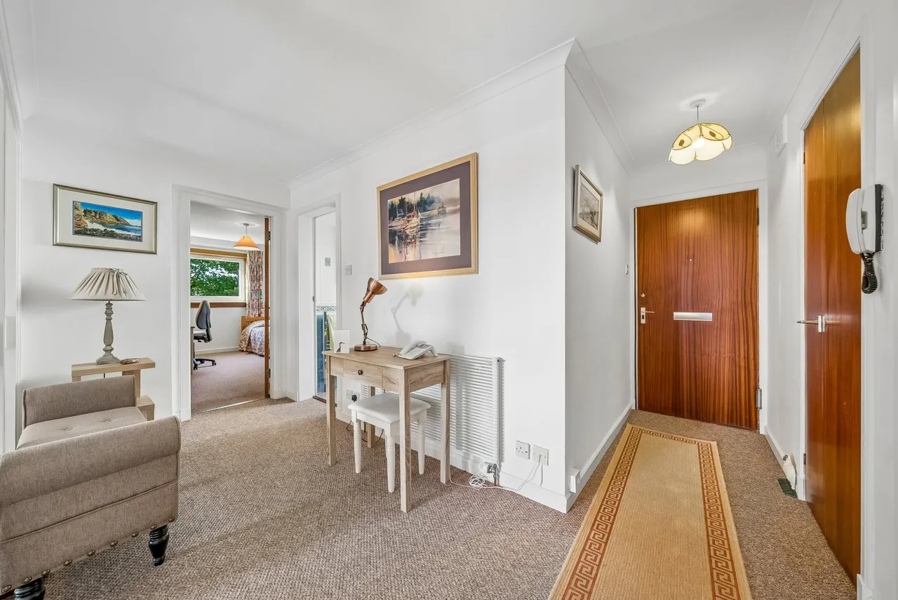 Rhu Ellen Court, Rhu, G84, photo 4