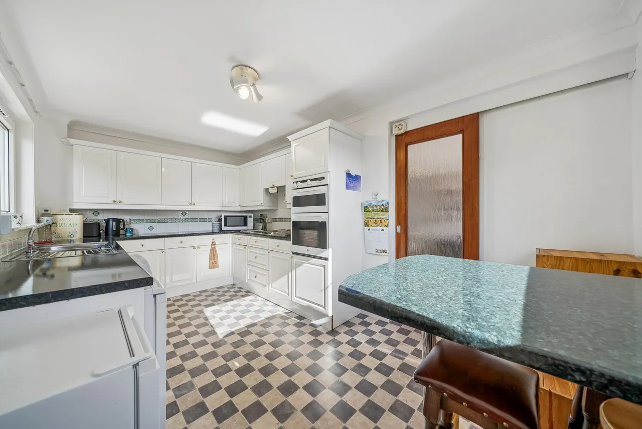 Rhu Ellen Court, Rhu, G84, photo 10
