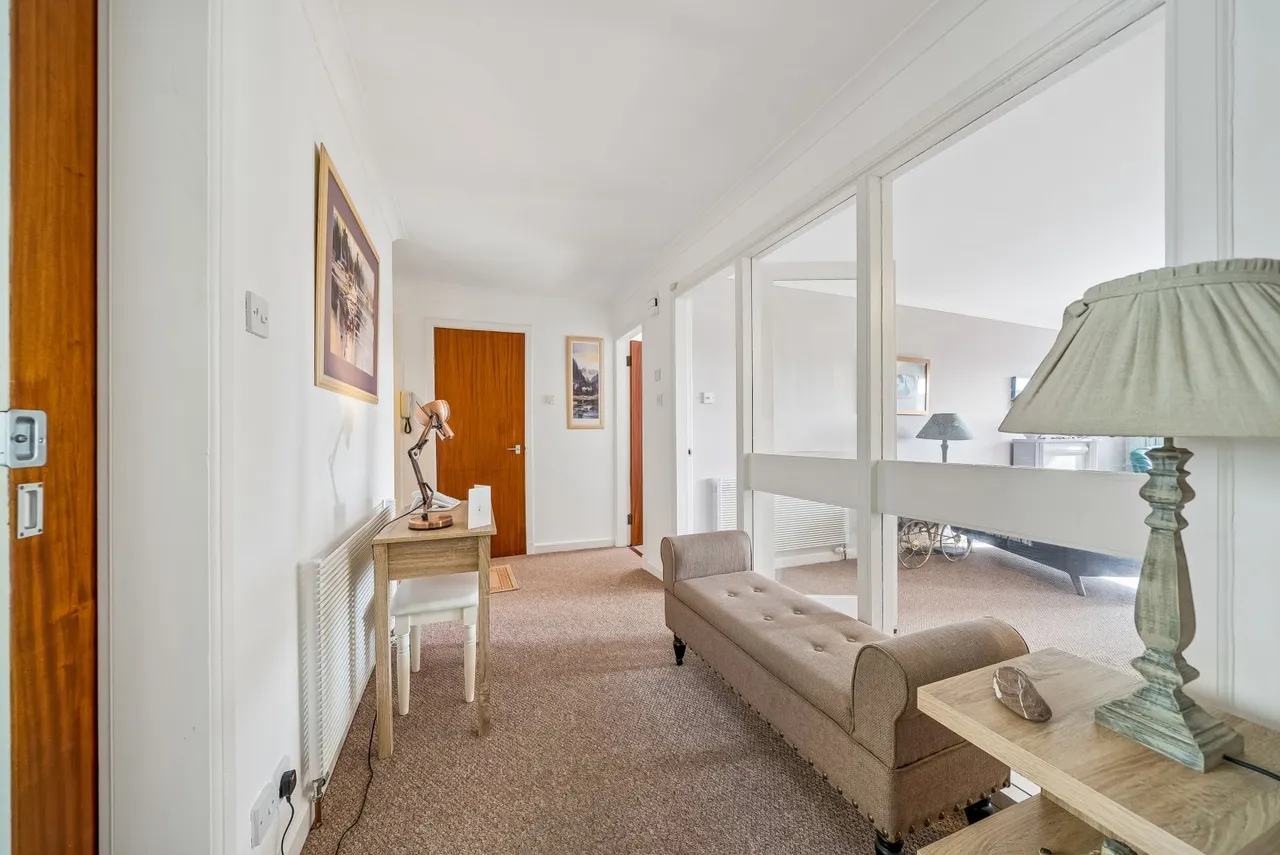 Rhu Ellen Court, Rhu, G84, photo 5