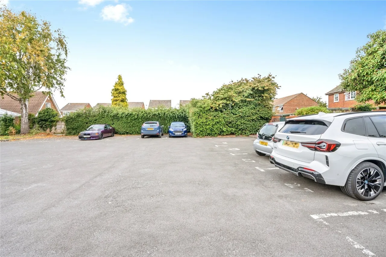 Caernarvon Road, Chichester, PO19, photo 11