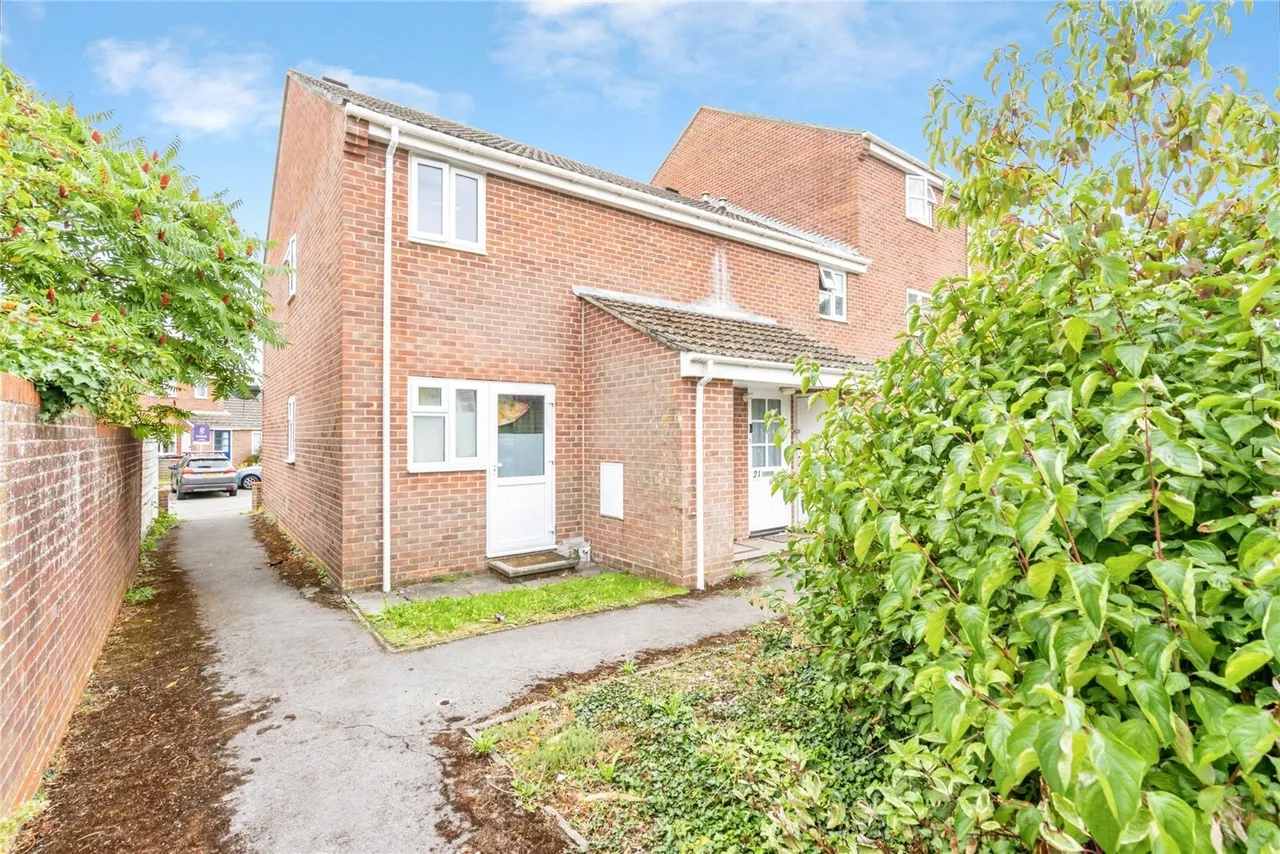 Caernarvon Road, Chichester, PO19, photo 12