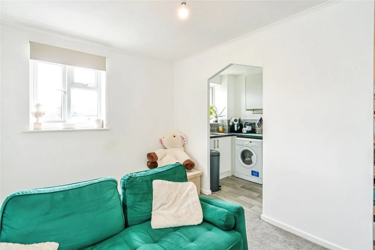 Caernarvon Road, Chichester, PO19, photo 8