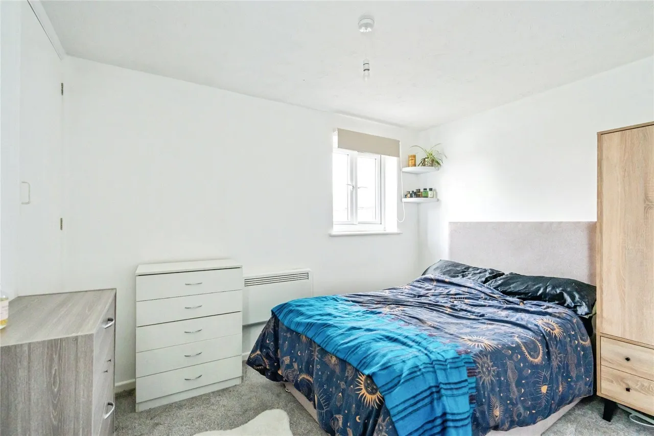 Caernarvon Road, Chichester, PO19, photo 5