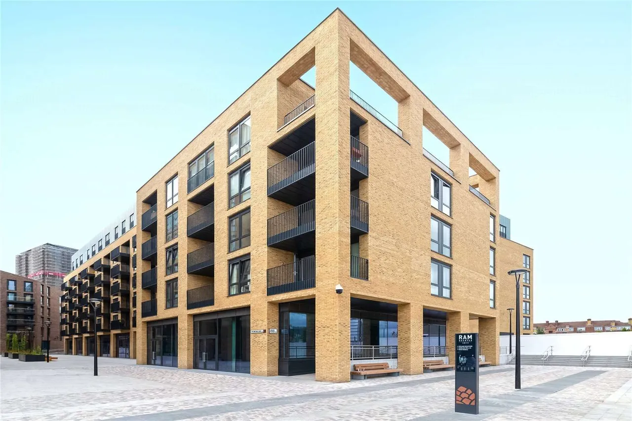flat for sale, Chivers Passage, London, SW18