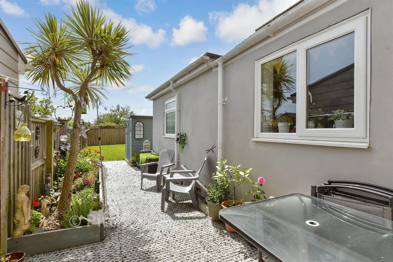 Worsley Road, Newport, PO30, photo 10