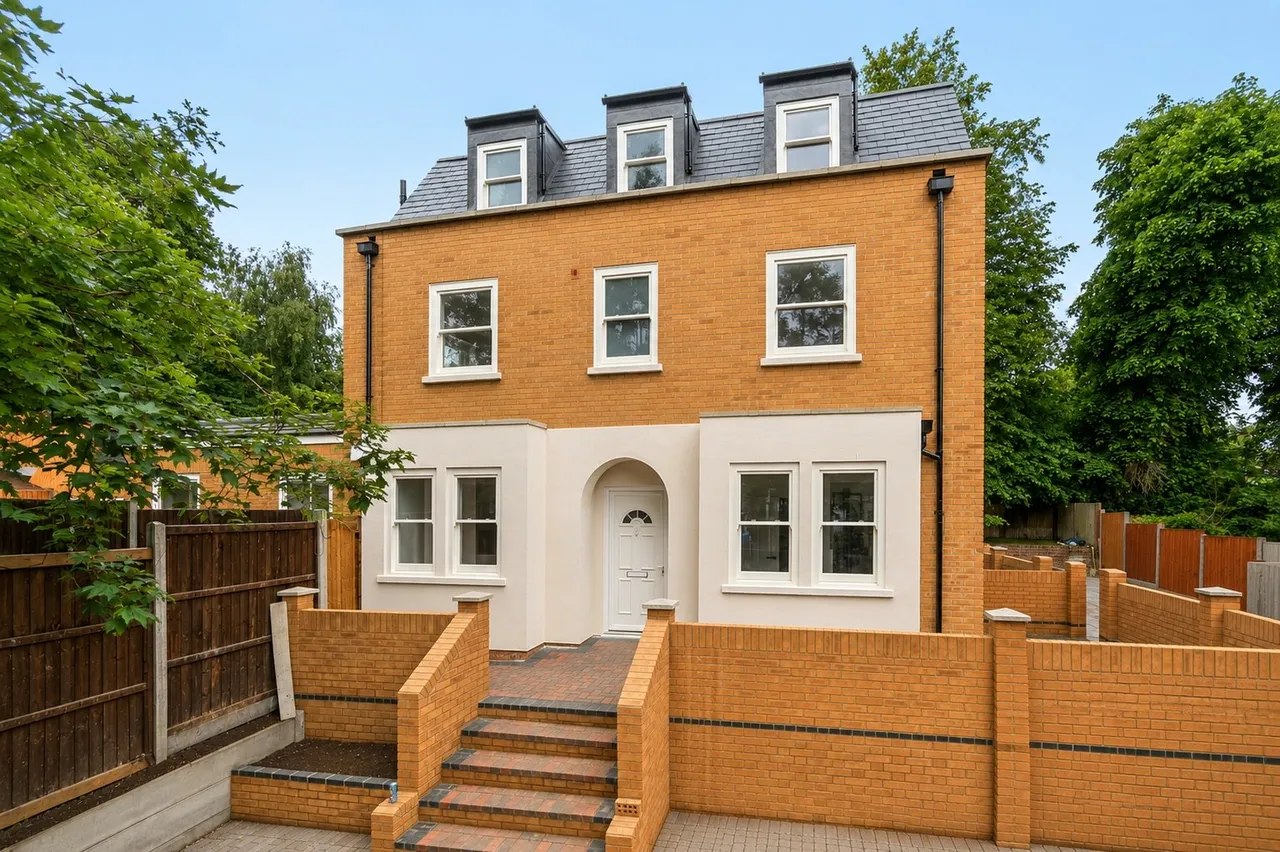 3 bed house for sale — Mount Nod Close, London, SE18