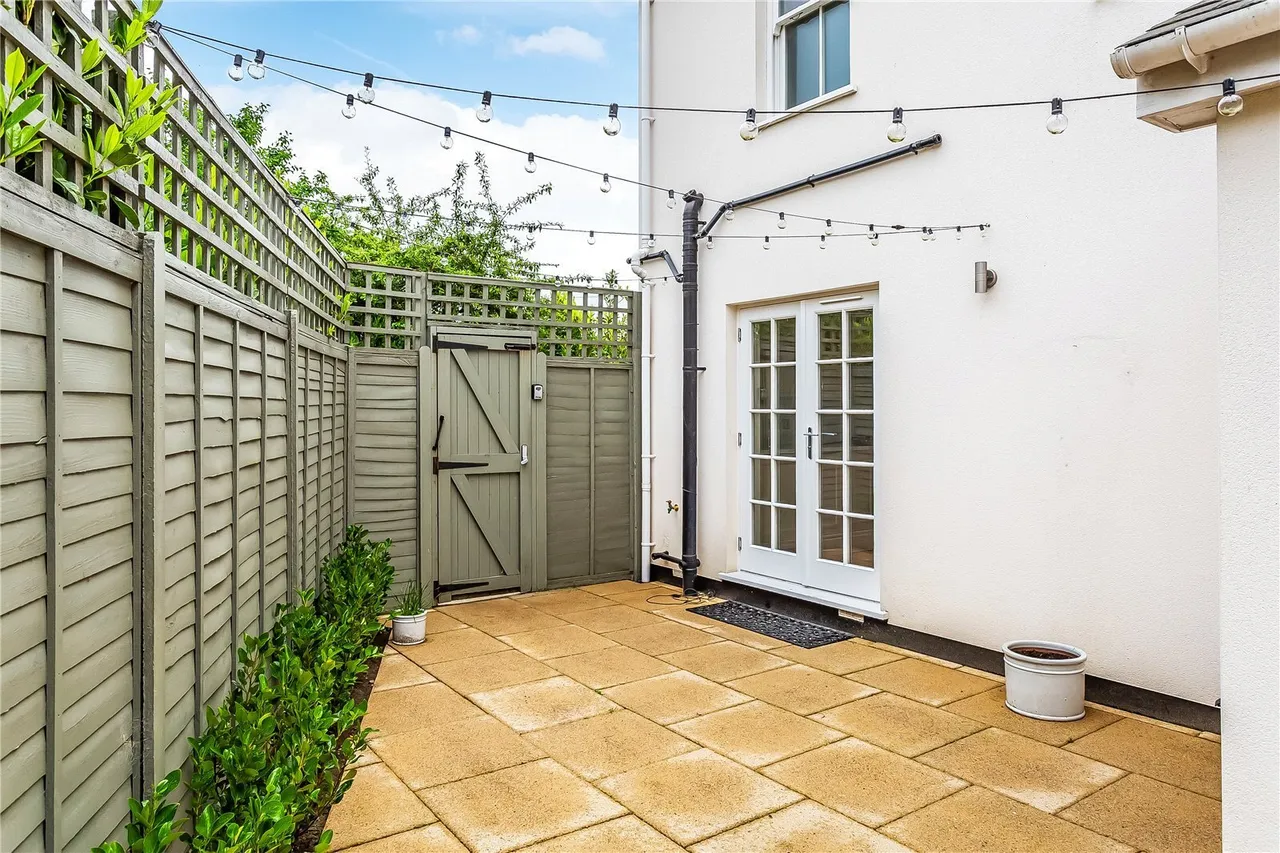 Brownlow Road, Redhill, RH1, photo 14