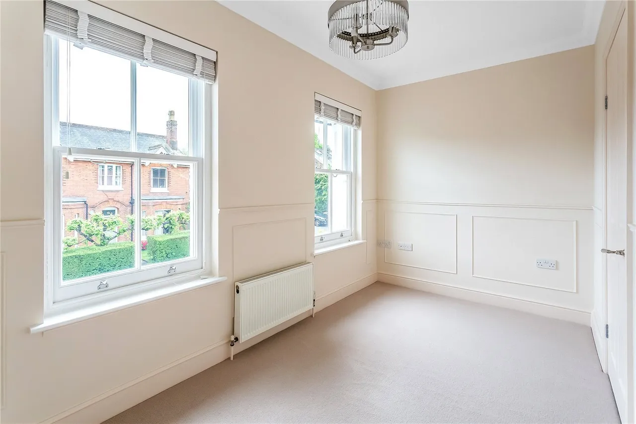 Brownlow Road, Redhill, RH1, photo 12