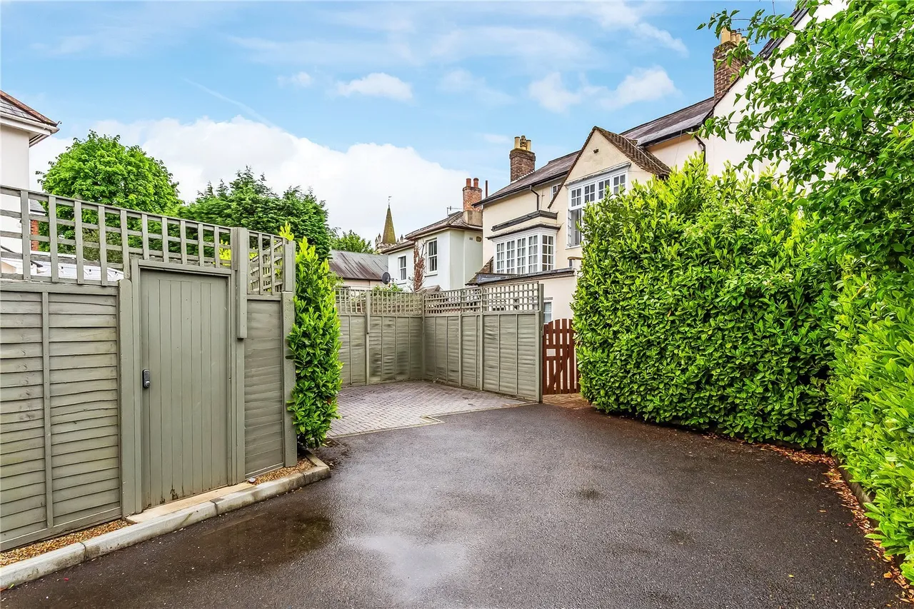 Brownlow Road, Redhill, RH1, photo 15